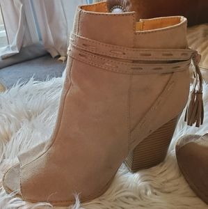 Open-toed booties